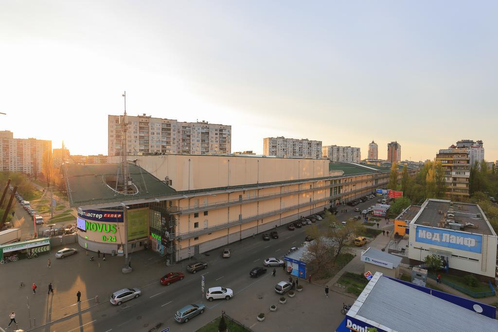 Apartment On Obolonskiy Prospect 12 Kiev Extérieur photo